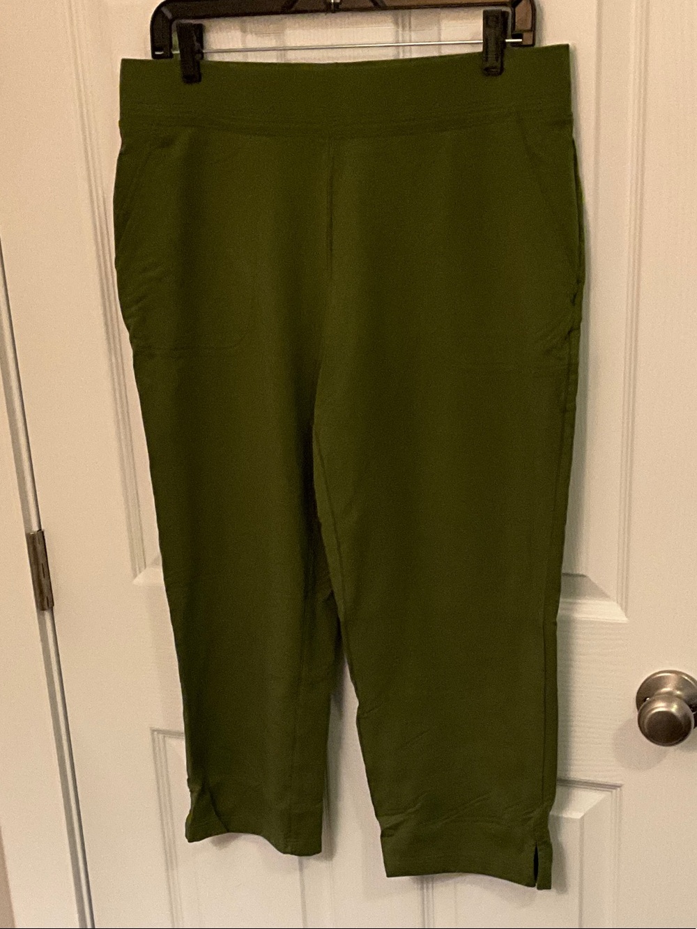 Denim&Co Olive Cropped Pull-On Capri Pants
